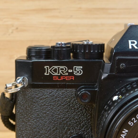 Ricoh KR-5 Super Film Camera / 35mm SLR / Rikenon 50mm f/2 Lens / Made in Japan - Picture 3 of 8